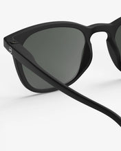 Load image into Gallery viewer, Izipizi / Zonnebril / Sunglasses / Junior (3-10 jaar) / E / Black